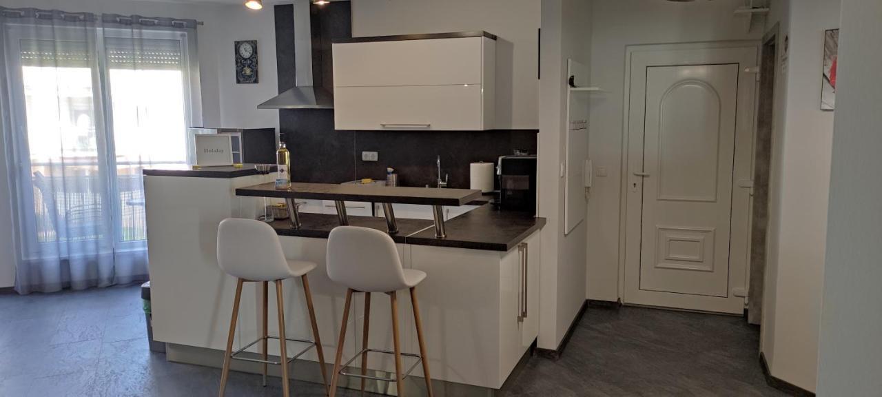 Ikon Apartman Hajduszoboszlo Luaran gambar
