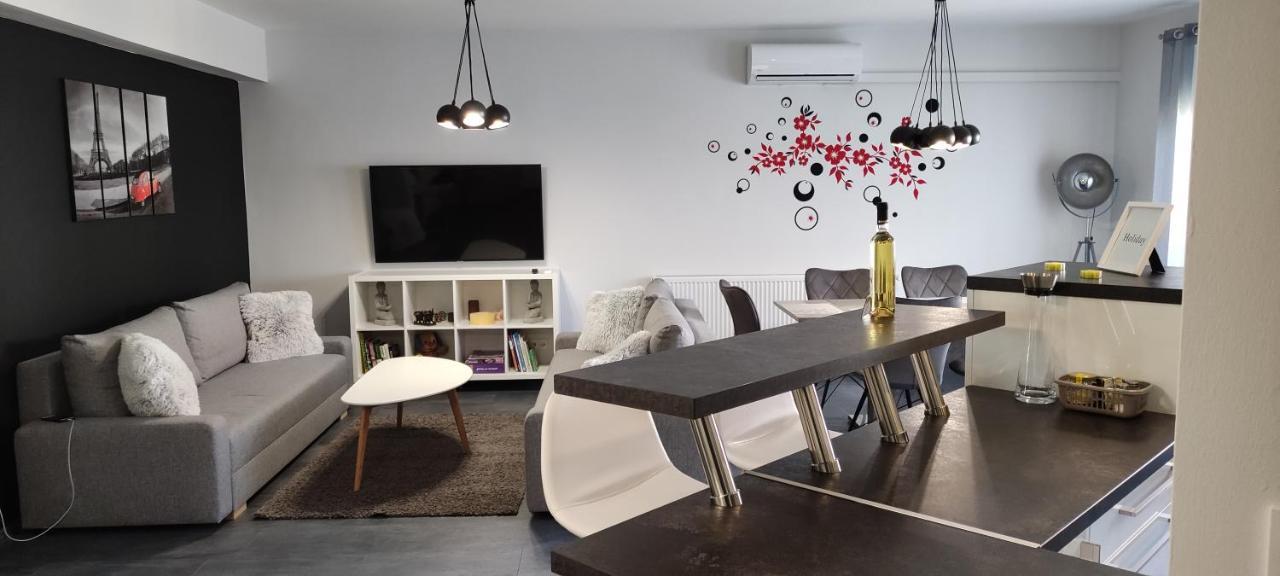 Ikon Apartman Hajduszoboszlo Luaran gambar