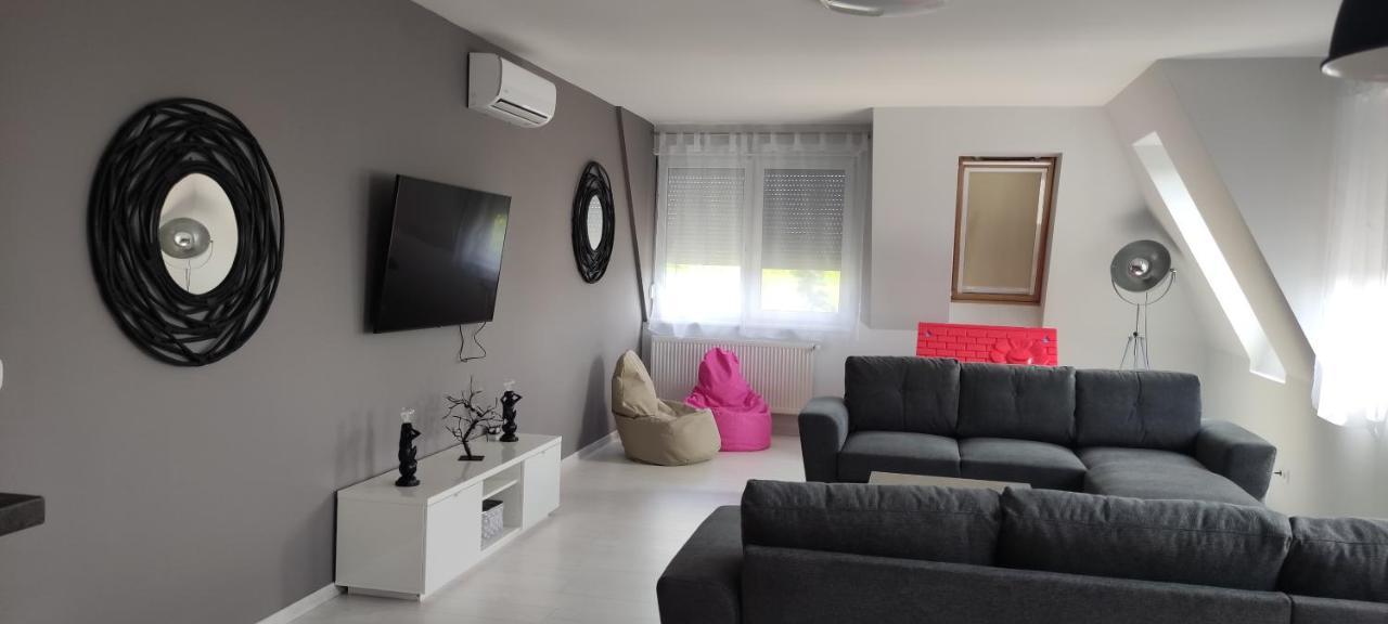 Ikon Apartman Hajduszoboszlo Luaran gambar