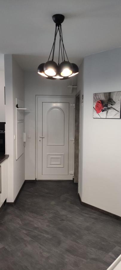 Ikon Apartman Hajduszoboszlo Luaran gambar