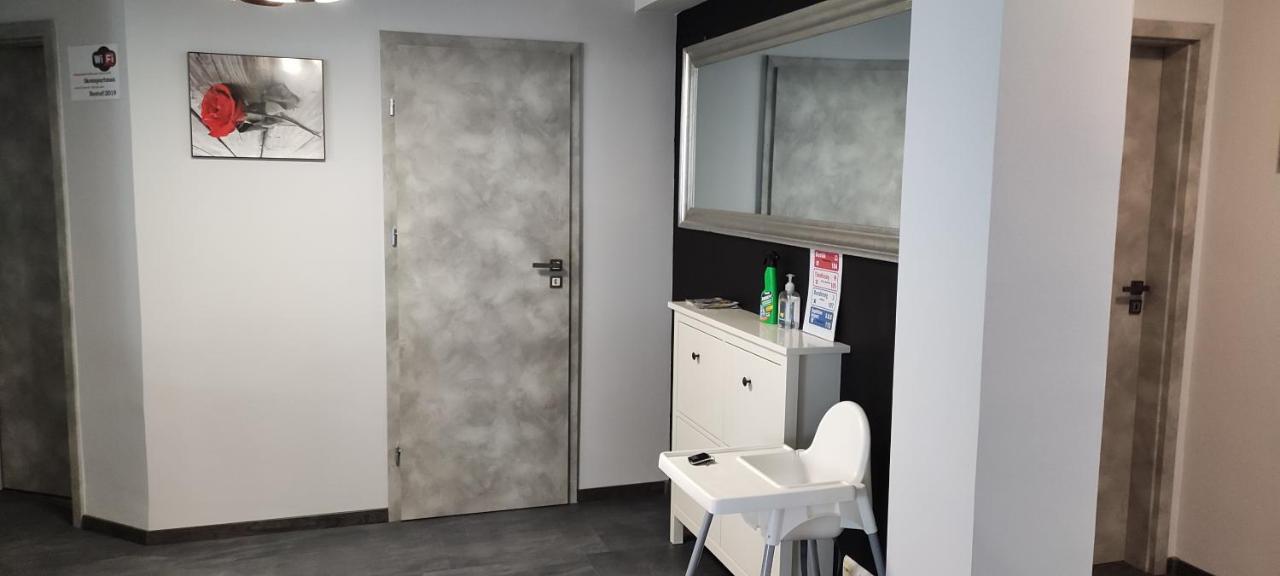 Ikon Apartman Hajduszoboszlo Luaran gambar