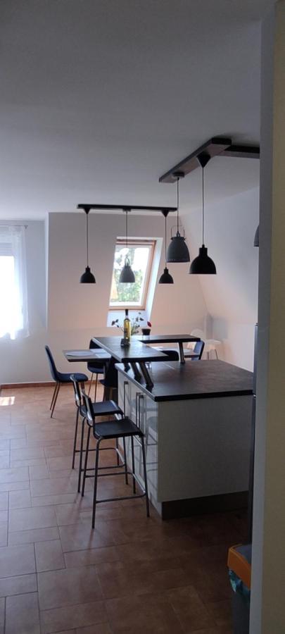 Ikon Apartman Hajduszoboszlo Luaran gambar