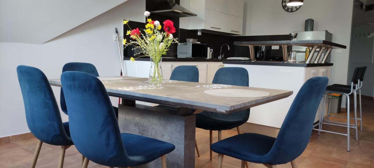 Ikon Apartman Hajduszoboszlo Luaran gambar