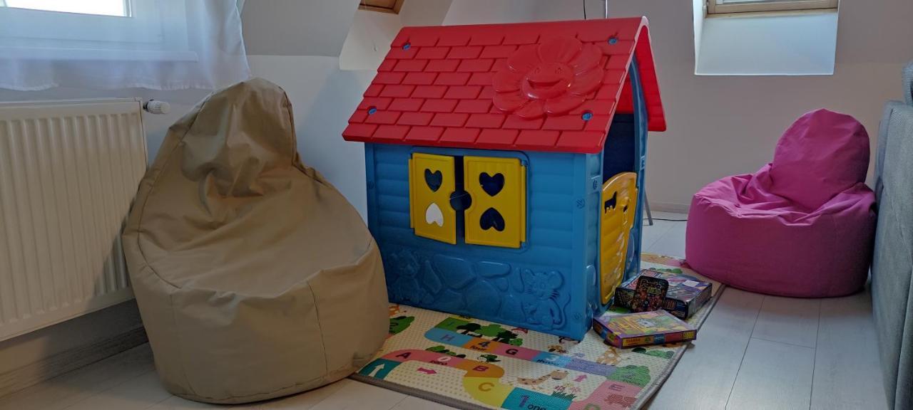 Ikon Apartman Hajduszoboszlo Luaran gambar