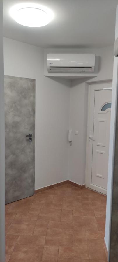Ikon Apartman Hajduszoboszlo Luaran gambar