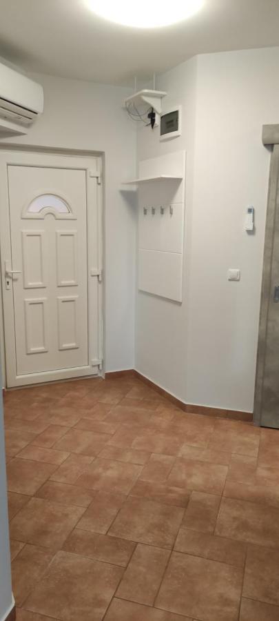 Ikon Apartman Hajduszoboszlo Luaran gambar