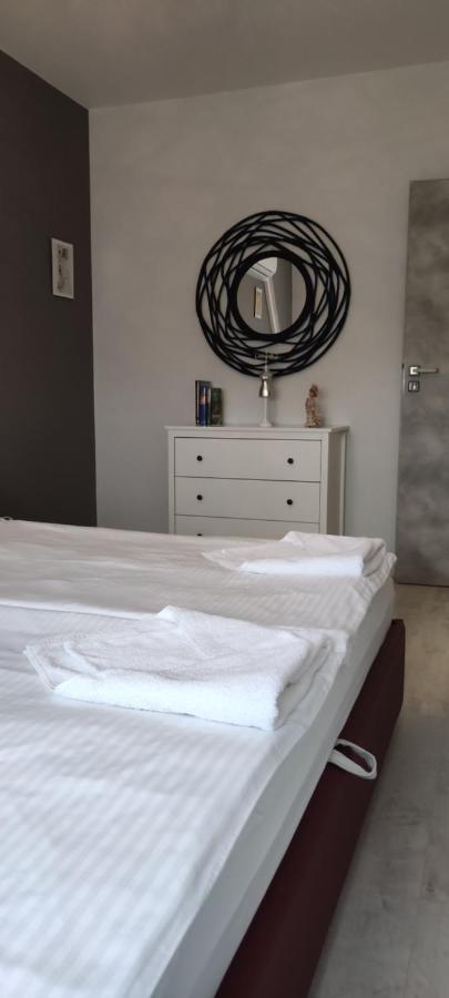 Ikon Apartman Hajduszoboszlo Luaran gambar