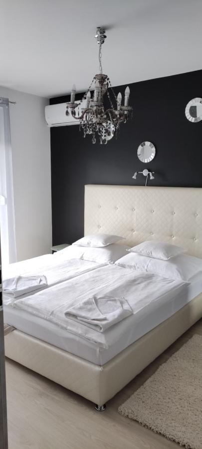 Ikon Apartman Hajduszoboszlo Luaran gambar