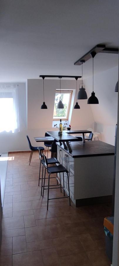 Ikon Apartman Hajduszoboszlo Luaran gambar