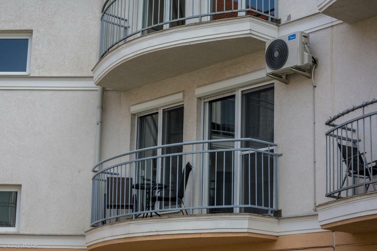 Ikon Apartman Hajduszoboszlo Luaran gambar